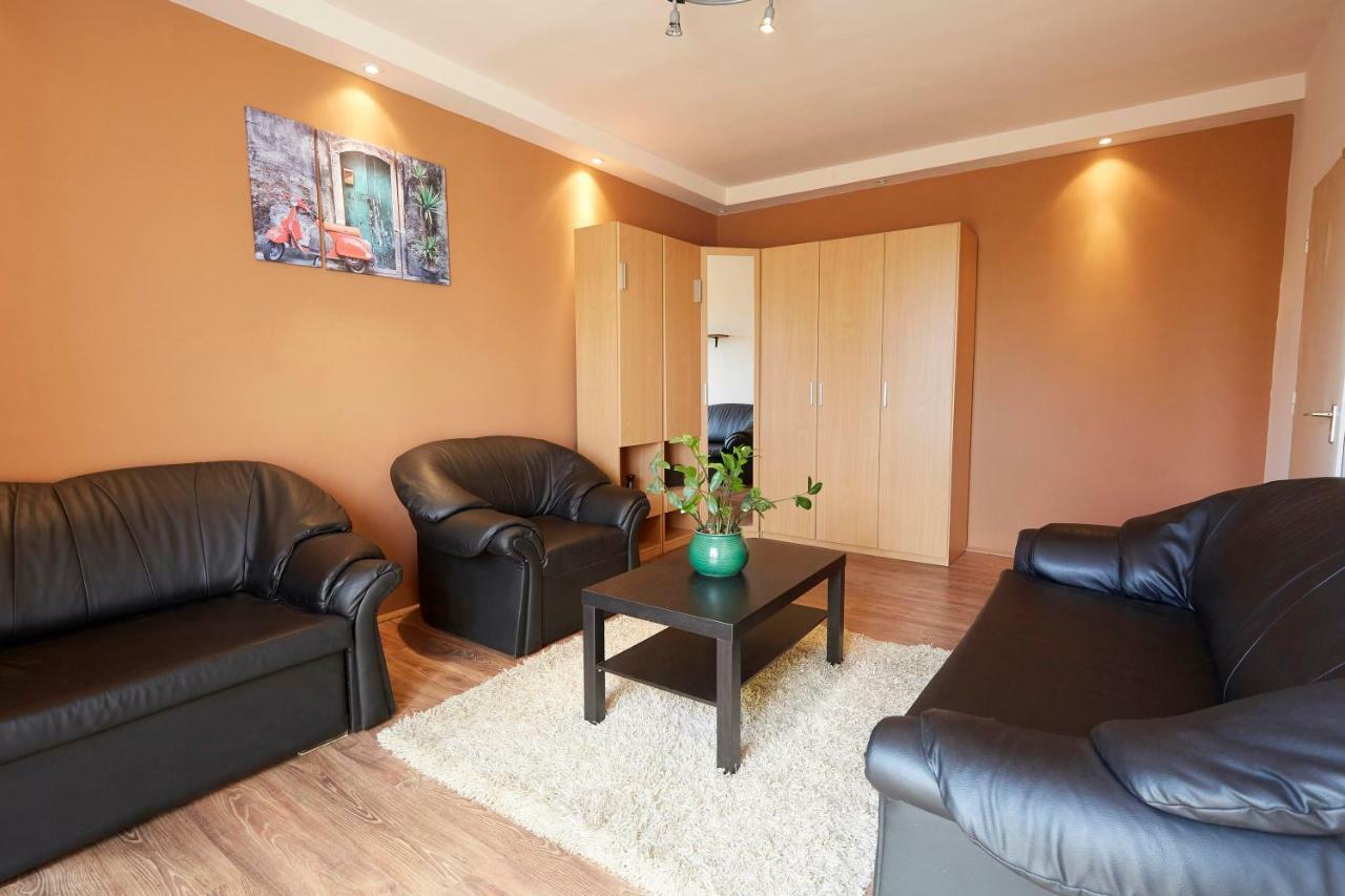 Egyetemvaros - A. Apartman Pécs Exterior foto